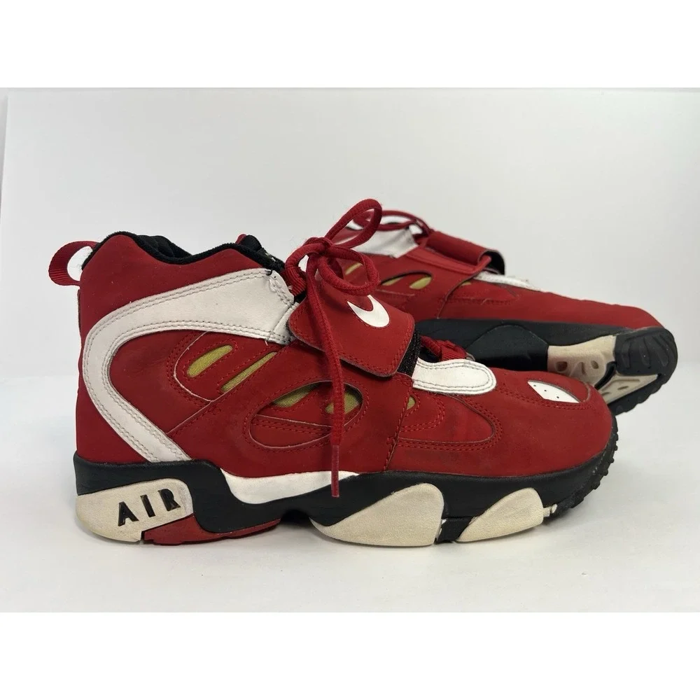 Nike Diamond Turf II Red/Gold Basketball Shoes 488294-600 Kid 7Y Women 8.5